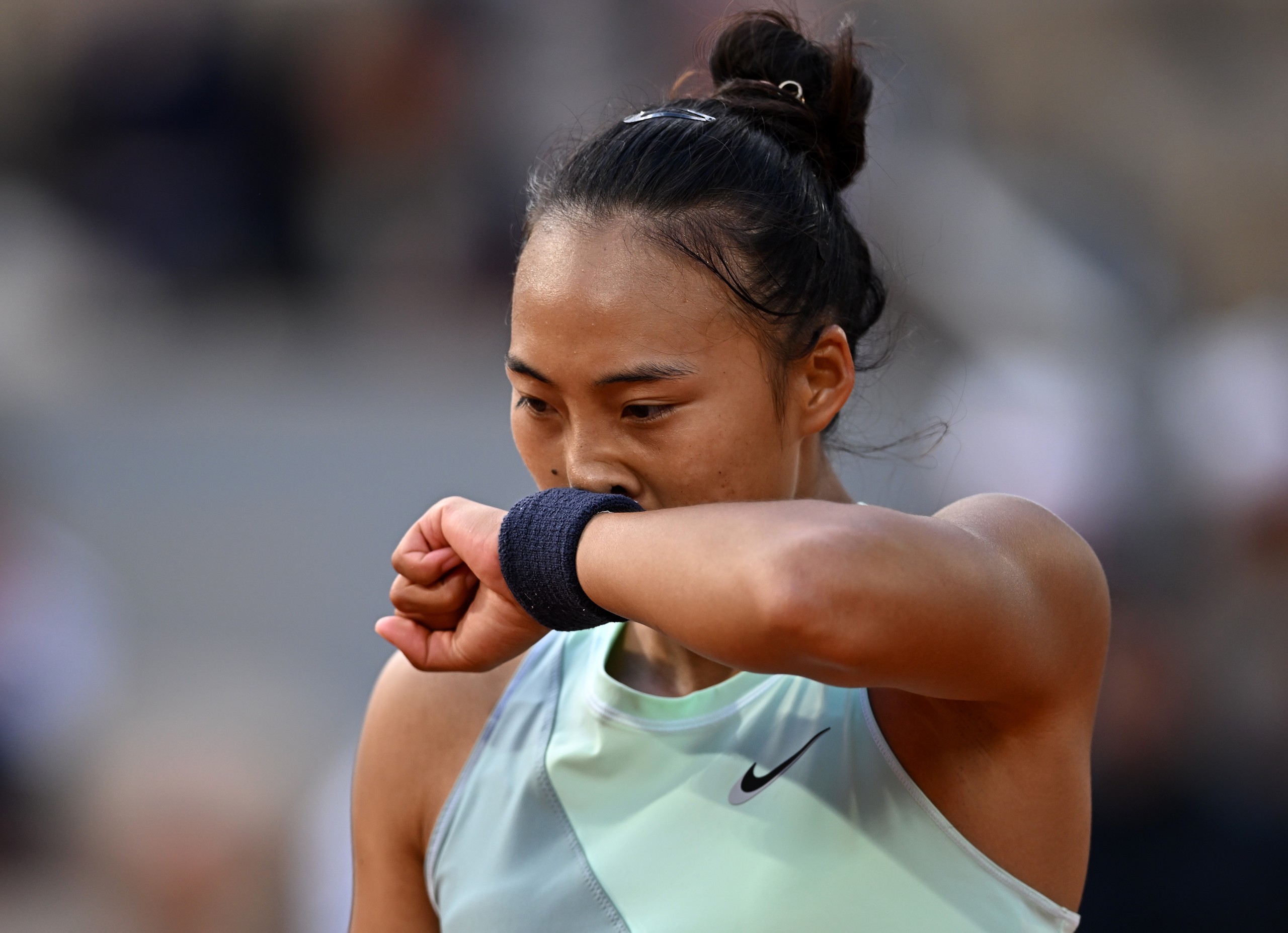 浙江稠州训练开放日，今夜复出首秀引欢呼，德甲在即，球探报告显示潜力的简单介绍