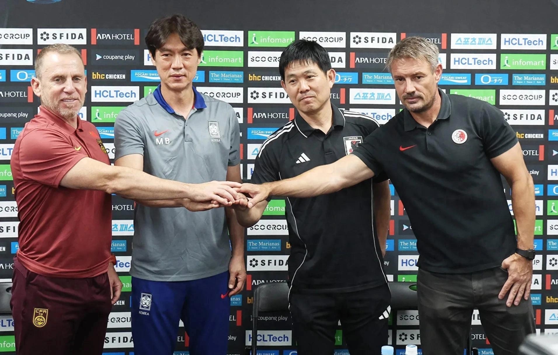 亚冠赛后再迎强敌，法兰克福外线爆发，主帅态度——质疑声仍在，轮换策略成焦点的简单介绍